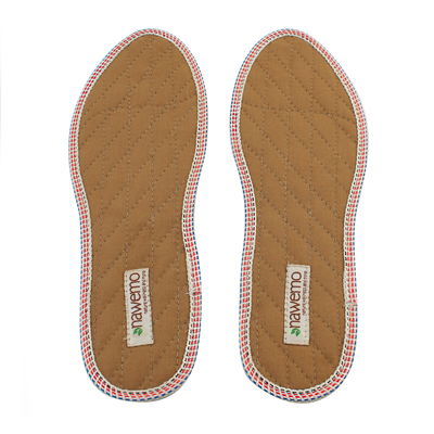 zimtsohlen-nawemo-braun-normale-passform-4001-_0 Suelas canela Nawemo marrones con ajuste normal y diseño acolchado.