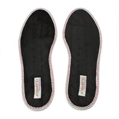 zimtsohlen-nawemo-samt-4004-_0 Suelas de canela Nawemo 'terciopelo' en negro con borde de colores, ideales para comodidad y control de olores.