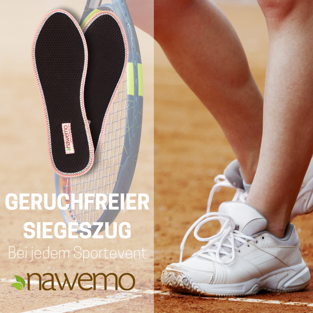 Suelas de canela Nawemo "3D" - paquete de 5 Suelas de canela Nawemo "3D" dentro de un zapato, con una cancha de tenis al fondo.